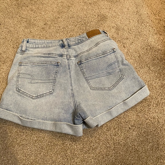 ❌SOLD❌AE Stretch Denim/Jean Mom Shorts Size 2 - Picture 10 of 13